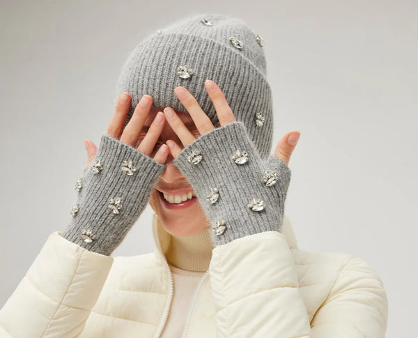 Grey cap & Gloves